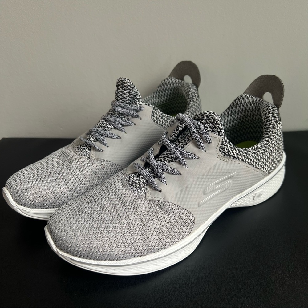 Women’s Lightweight Gray Knit Athletic Sneakers
